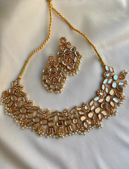 Aaina Necklace Set