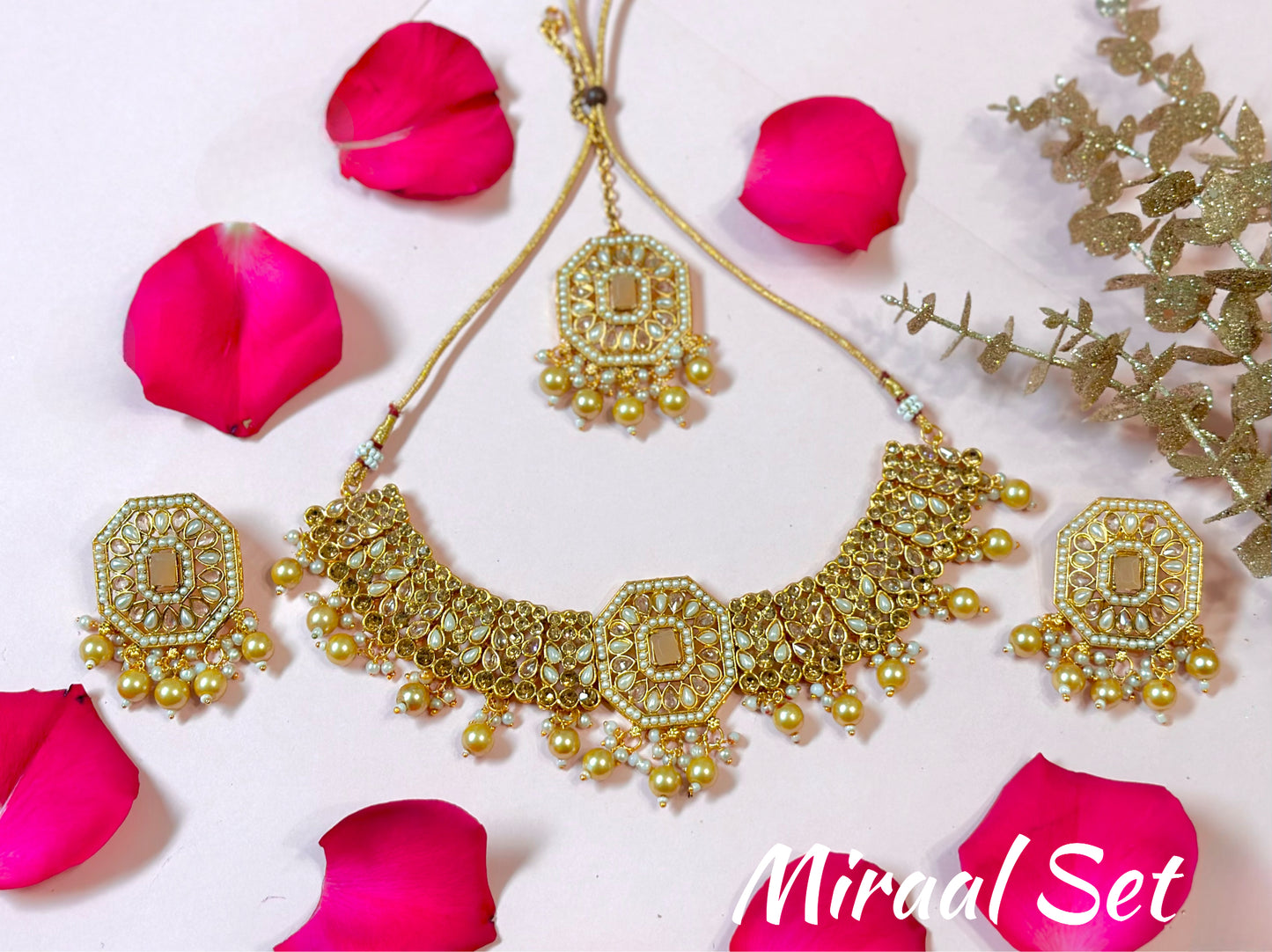 Miraal Necklace Set