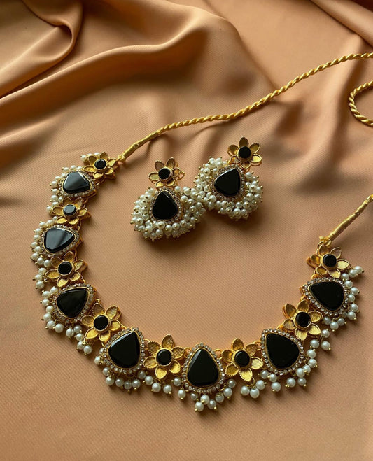 Zubi Necklace Set